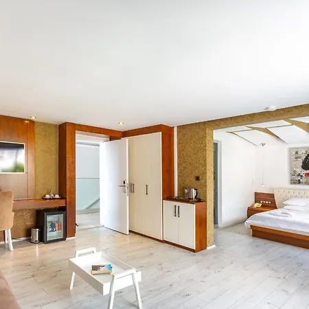 Hotel Rhapsody & (adults Only) 3*