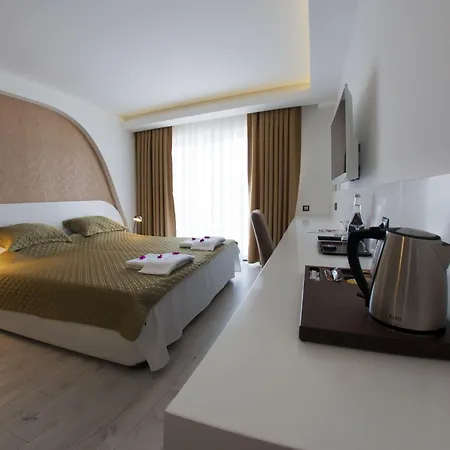 Rhapsody & (adults Only) Szálloda 3*