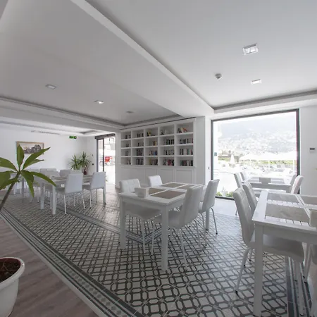 Rhapsody & (adults Only) Szálloda