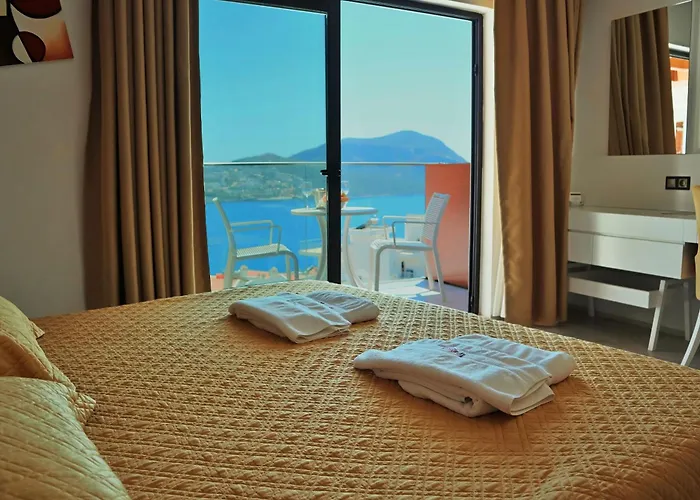 Rhapsody & (adults Only) קלקן